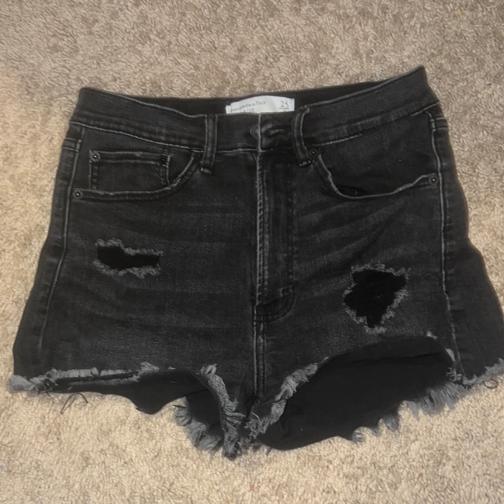 Size 0/25 A&F Black shorts Can fit a size 2